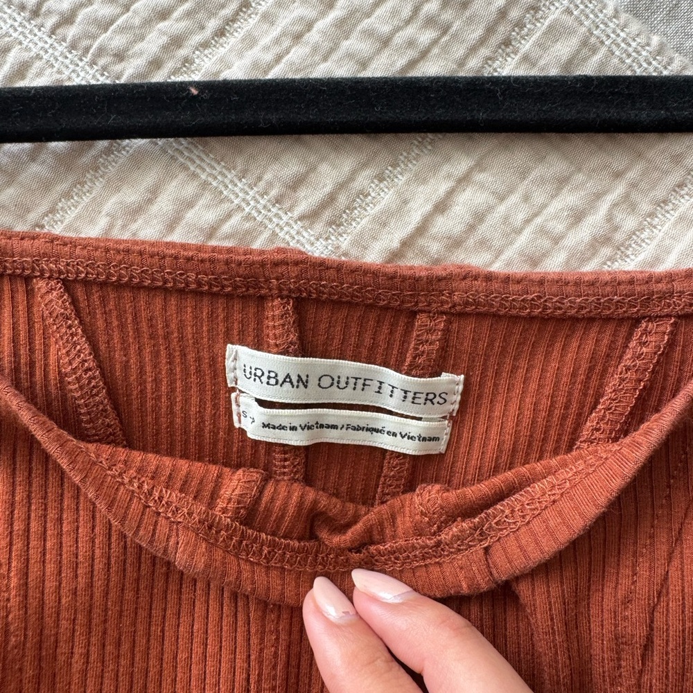Urban Outfitters Terracotta Off-Shoulder Blouse - Picture 2 of 2